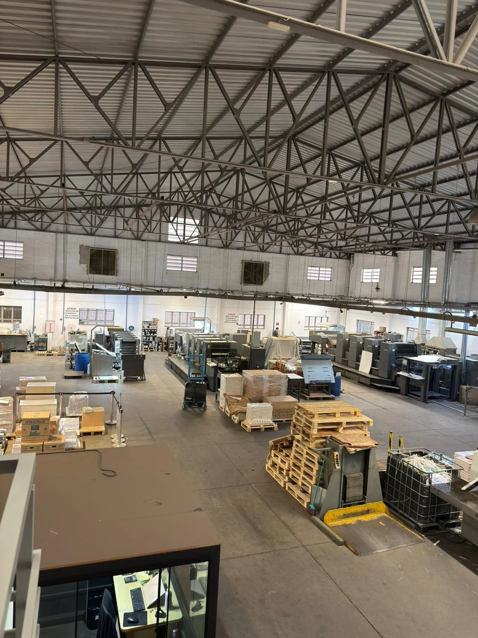 Área de produção da Gráfica Líder